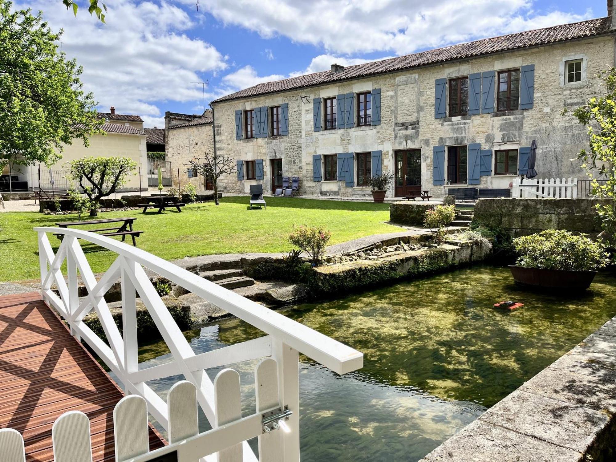 Petit Moulin De Veillard Villa Bourg-Charente Exteriör bild