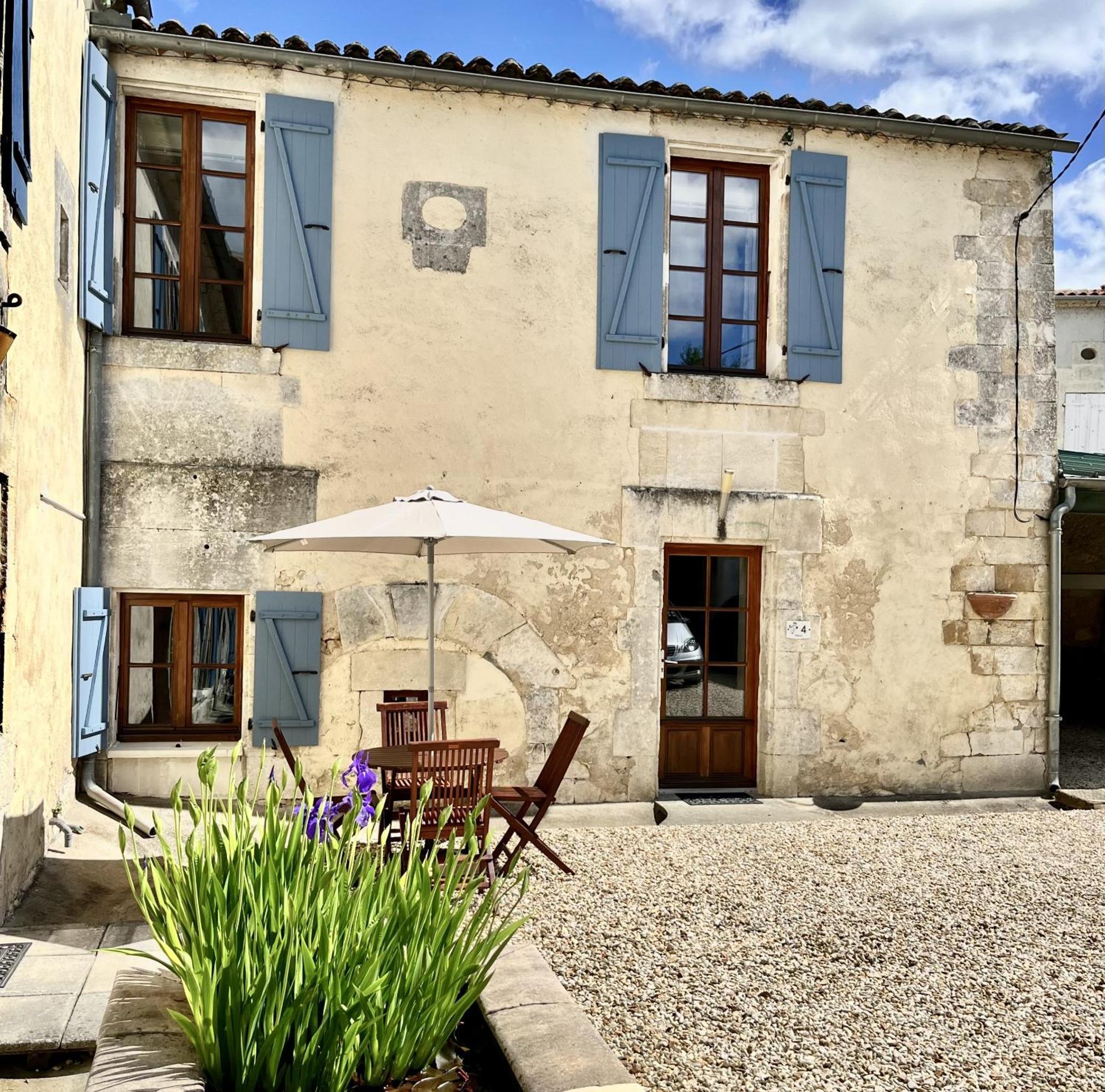 Petit Moulin De Veillard Villa Bourg-Charente Exteriör bild