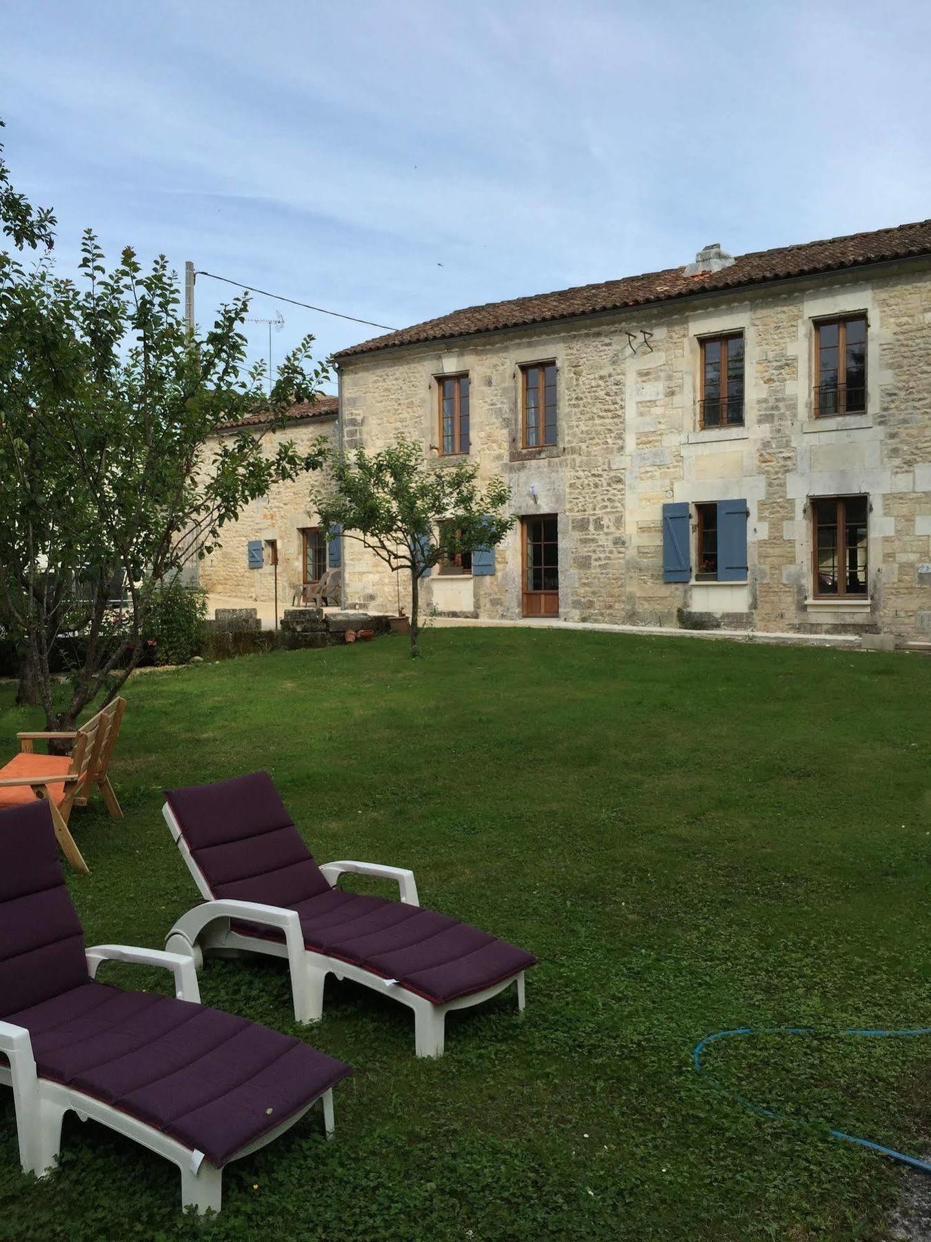 Petit Moulin De Veillard Villa Bourg-Charente Exteriör bild